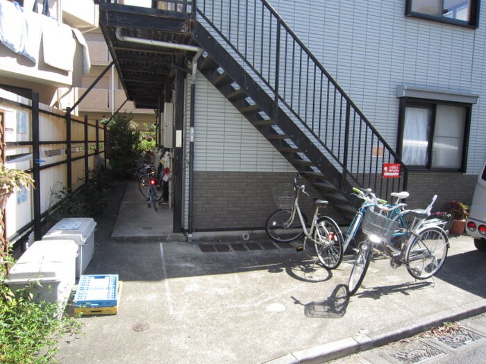 物件外観写真3　(駐輪場)
