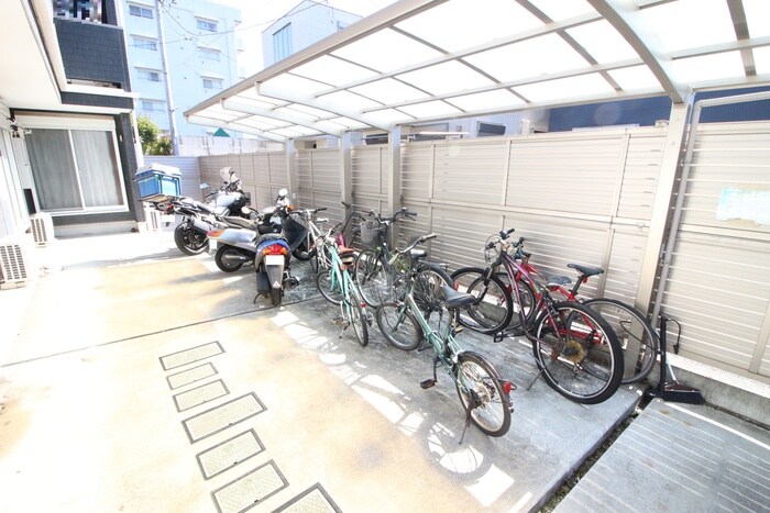 物件外観写真3　(駐輪場)