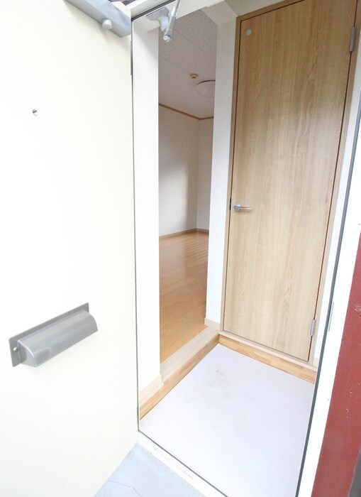 物件内観写真13　(玄関)