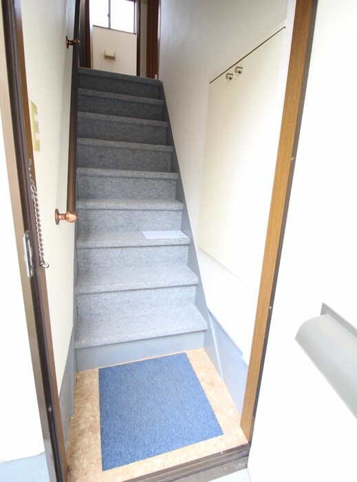 物件内観写真16　(玄関)