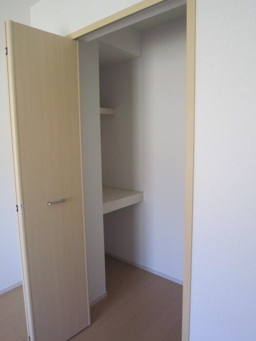 物件内観写真10　(収納)