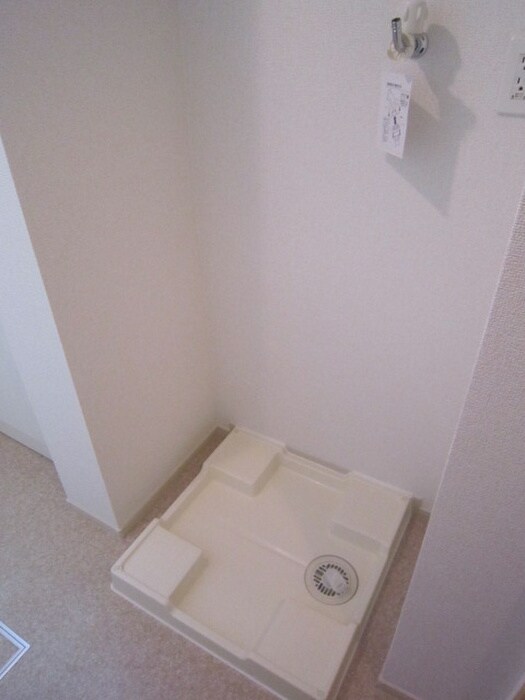 物件内観写真14　(洗濯機置場)