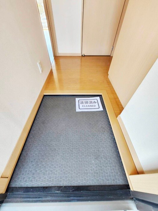 物件内観写真14　(玄関)