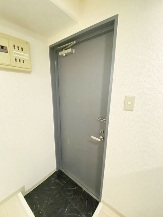 物件内観写真18　(玄関)