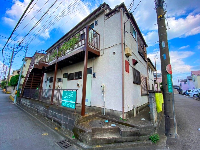 物件外観写真3　(エントランス部分)