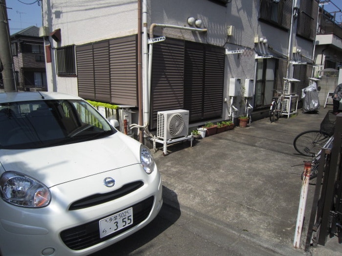 物件外観写真4　(駐車場)