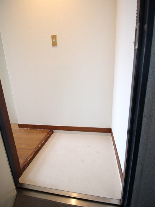 物件内観写真12　(玄関)