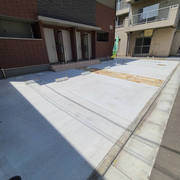 物件外観写真5　(駐車場)