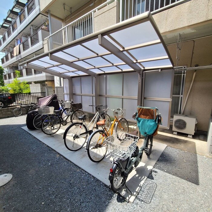 物件外観写真6　(駐輪場)