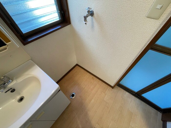 物件内観写真17　(洗濯機置場)