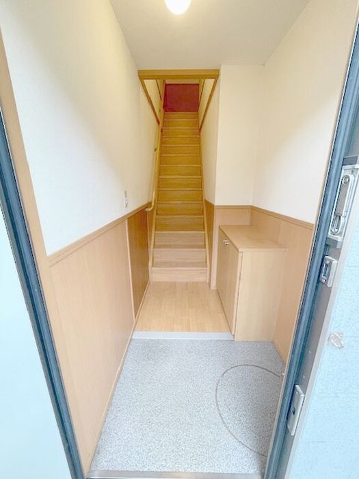 物件内観写真7　(玄関)