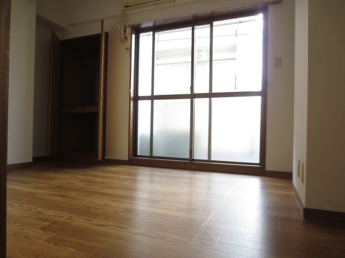 物件内観写真6　(居室)