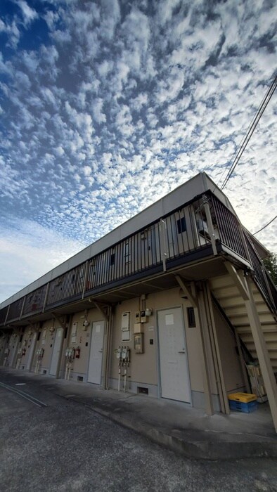 物件外観写真4　(エントランス部分)