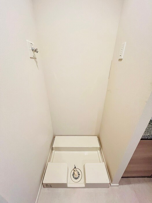 物件内観写真15　(洗濯機置場)