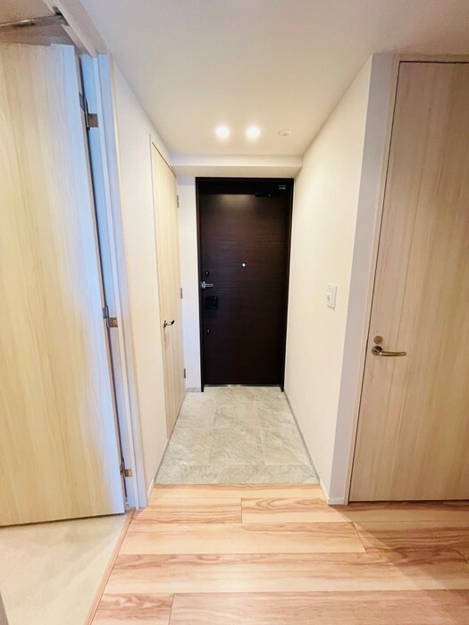 物件内観写真18　(玄関)