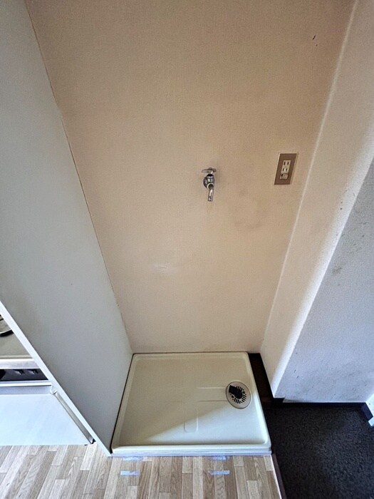 物件内観写真15　(洗濯機置場)