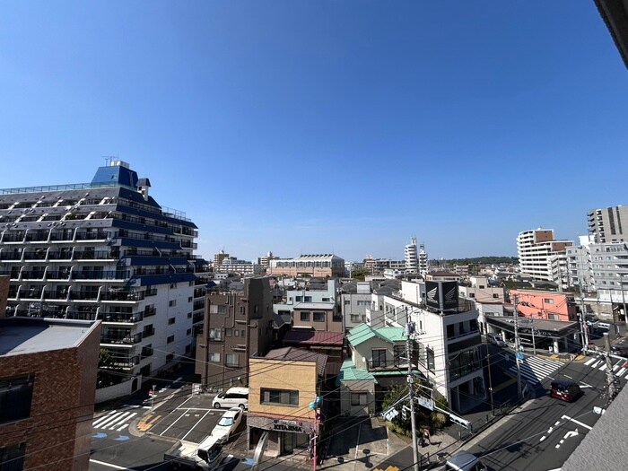 物件内観写真22　(室内からの展望)