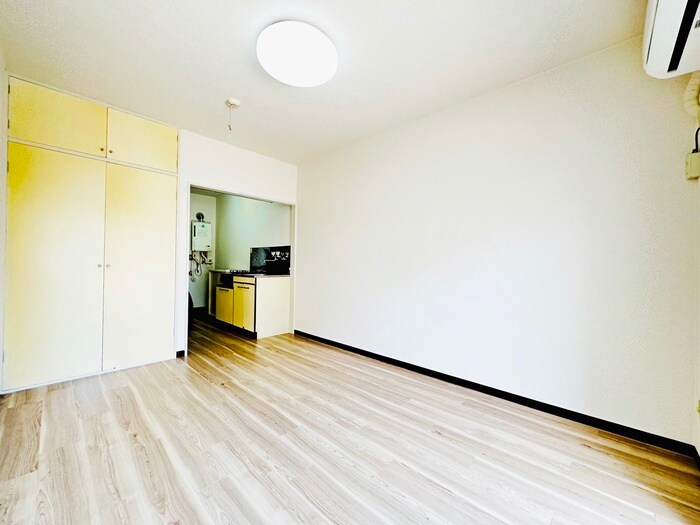 物件内観写真8　(居室)