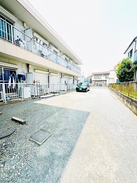 物件外観写真6　(駐車場)