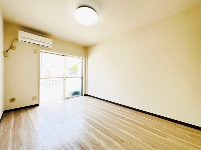 物件内観写真10　(居室)