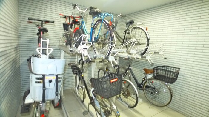 物件外観写真3　(駐輪場)