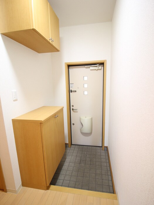 物件内観写真18　(玄関)