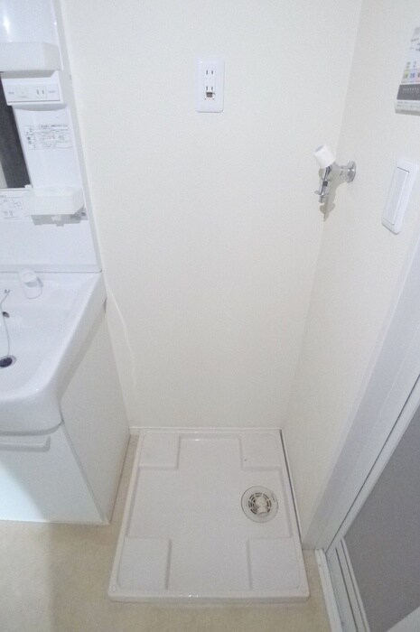 物件内観写真13　(洗濯機置場)