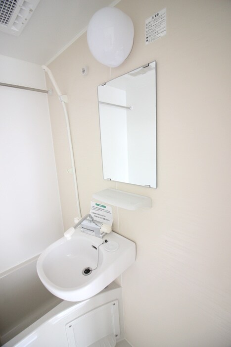 物件内観写真8　(洗面)