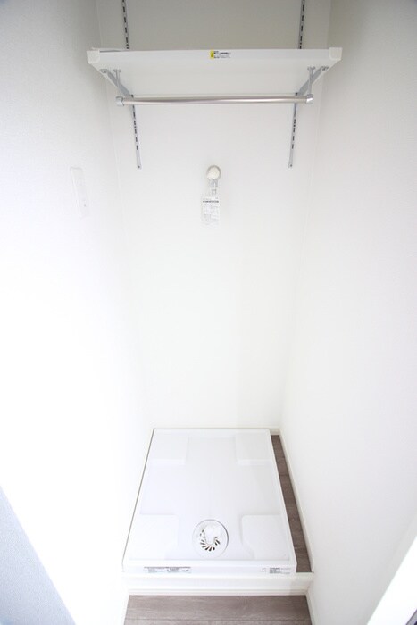 物件内観写真11　(洗濯機置場)