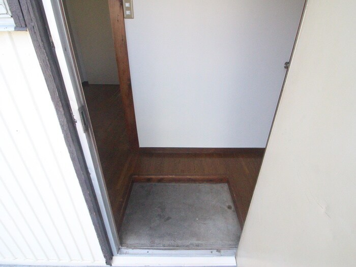 物件内観写真17　(玄関)