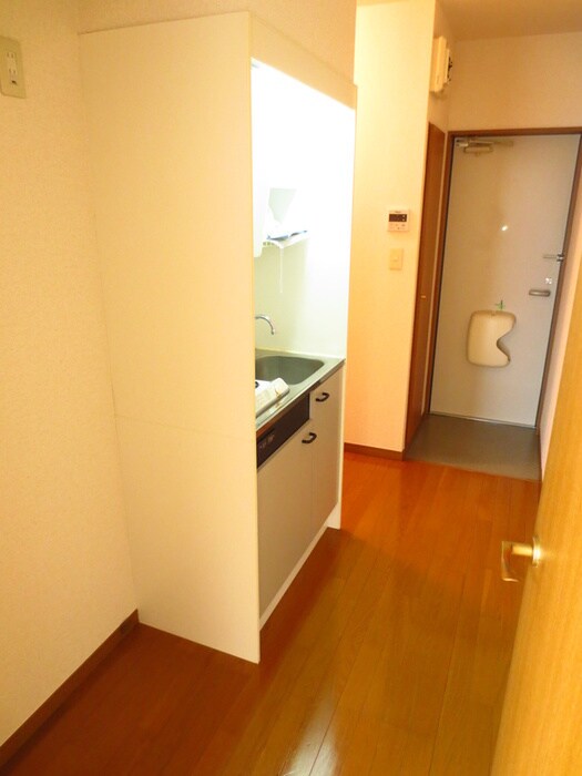 物件内観写真11　(廊下)