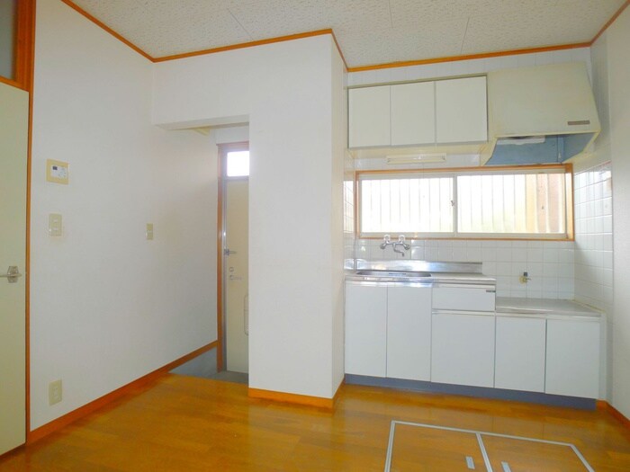 物件内観写真8　(居室)