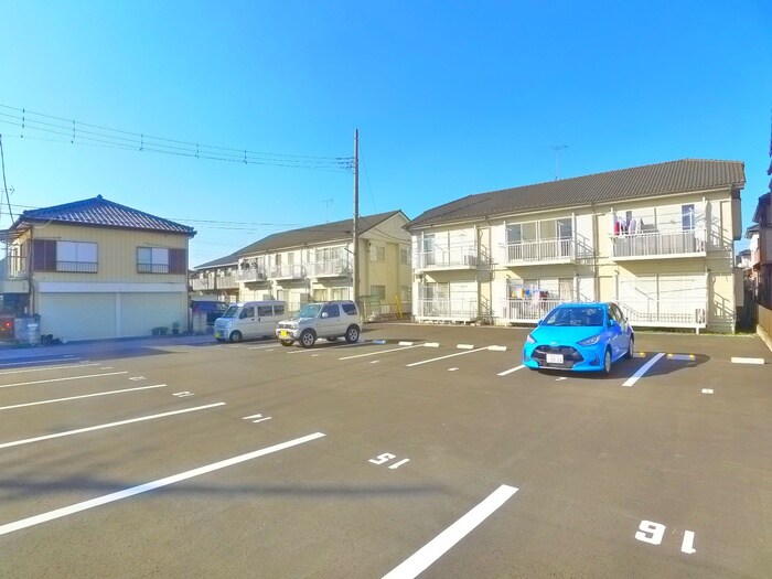 物件外観写真3　(駐車場)