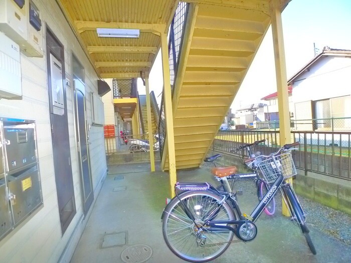 物件外観写真5　(駐輪場)