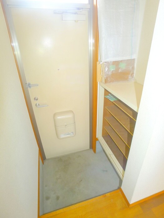 物件内観写真16　(玄関)