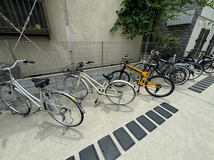 物件外観写真3　(駐輪場)