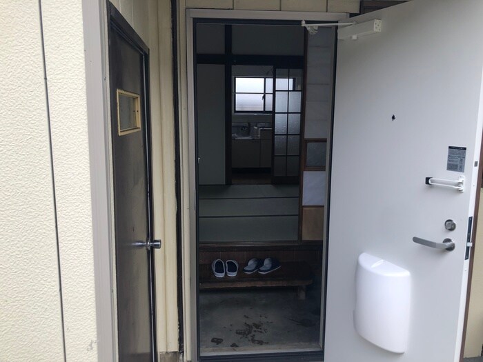 物件内観写真17　(玄関)