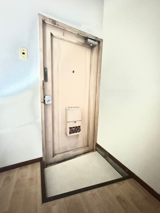 物件内観写真15　(玄関)
