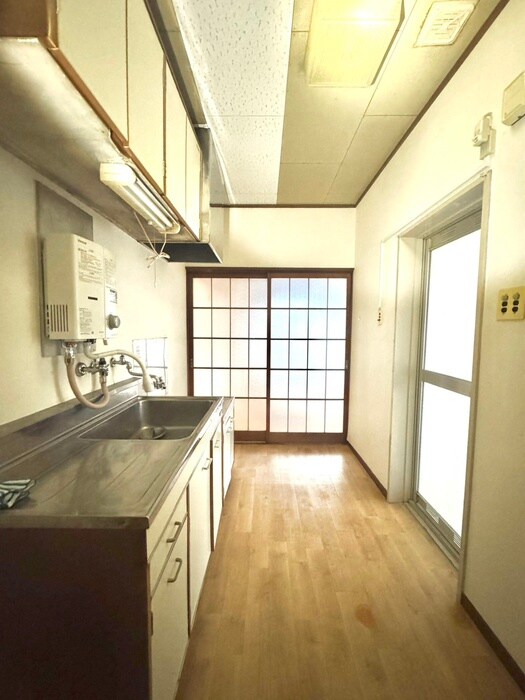 物件内観写真16　(廊下)