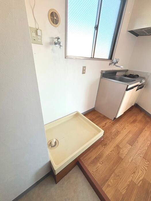 物件内観写真13　(洗濯機置場)