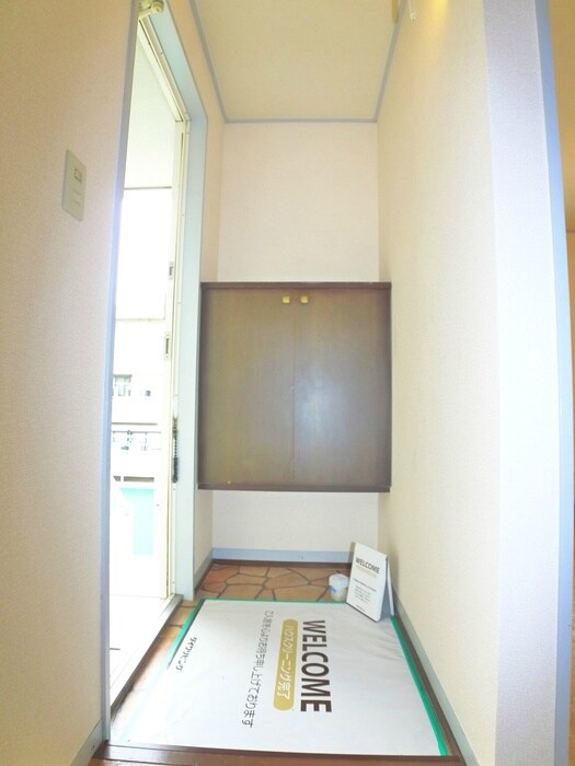 物件内観写真8　(玄関)