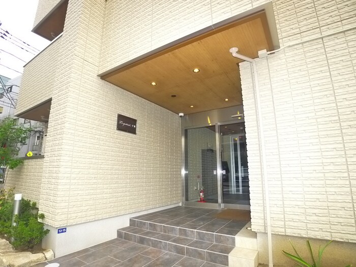 物件外観写真5　(エントランス部分)