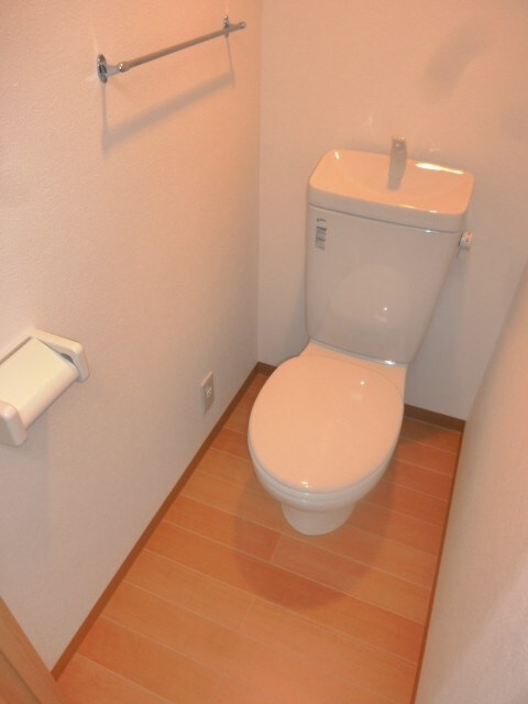 物件内観写真16　(トイレ)