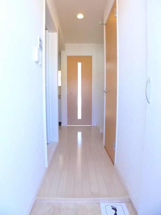 物件内観写真11　(玄関)