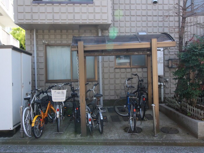 物件外観写真5　(駐輪場)