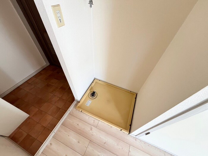 物件内観写真14　(洗濯機置場)