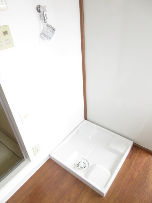 物件内観写真21　(洗濯機置場)