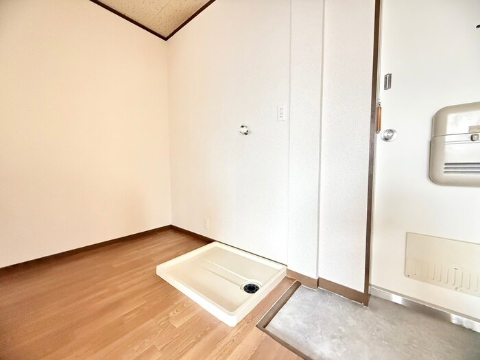 物件内観写真20　(洗濯機置場)