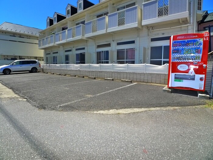 物件外観写真2　(駐車場)