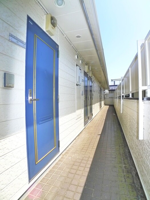 物件外観写真4　(エントランス部分)